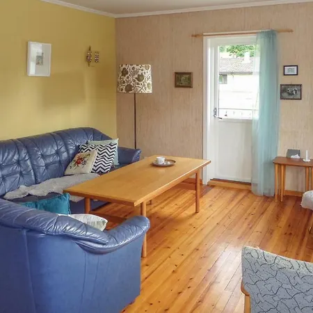 Four Bedroom Holiday In Hébergement de vacances *